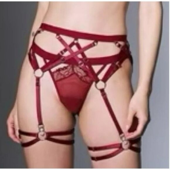 Thistle And Spire Strapped In Garter Belt Adjustable Straps Size Medium Ruby Red - Picture 2 of 4